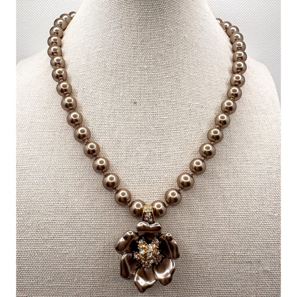 Vintage Nolan Miller Glamour Collection Simulated Pearl Blooming Flower Necklace - Picture 10 of 11